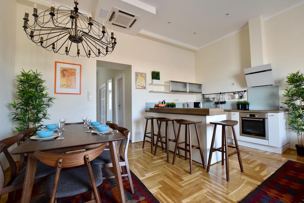 Luxury Apartment By Hi5 - Kiraly Street Suite Budapesta Exterior foto